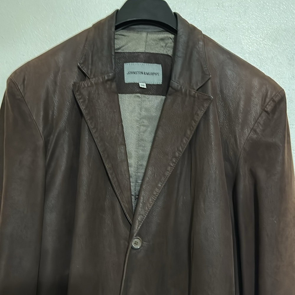 Johnson and Murphy Man’s Leather Jacket, Dark Brown Color, Size 46. - Picture 3 of 9